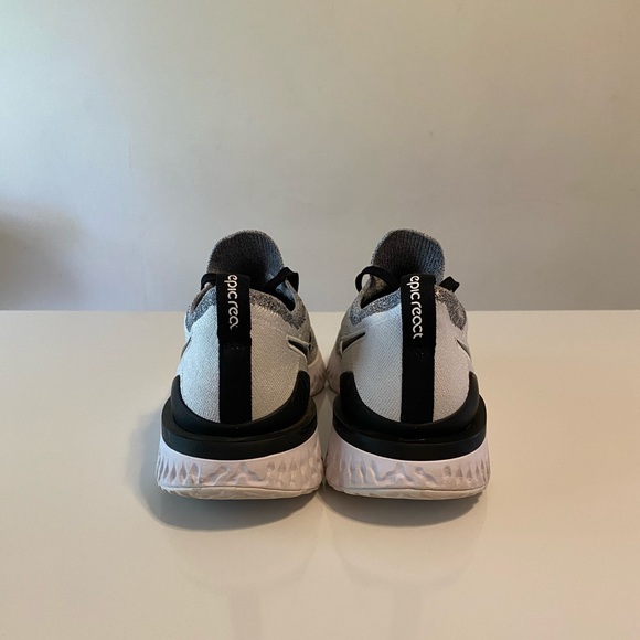 Nike Epic React Flyknit 2 Oreo Running Shoes - Picture 4 of 10